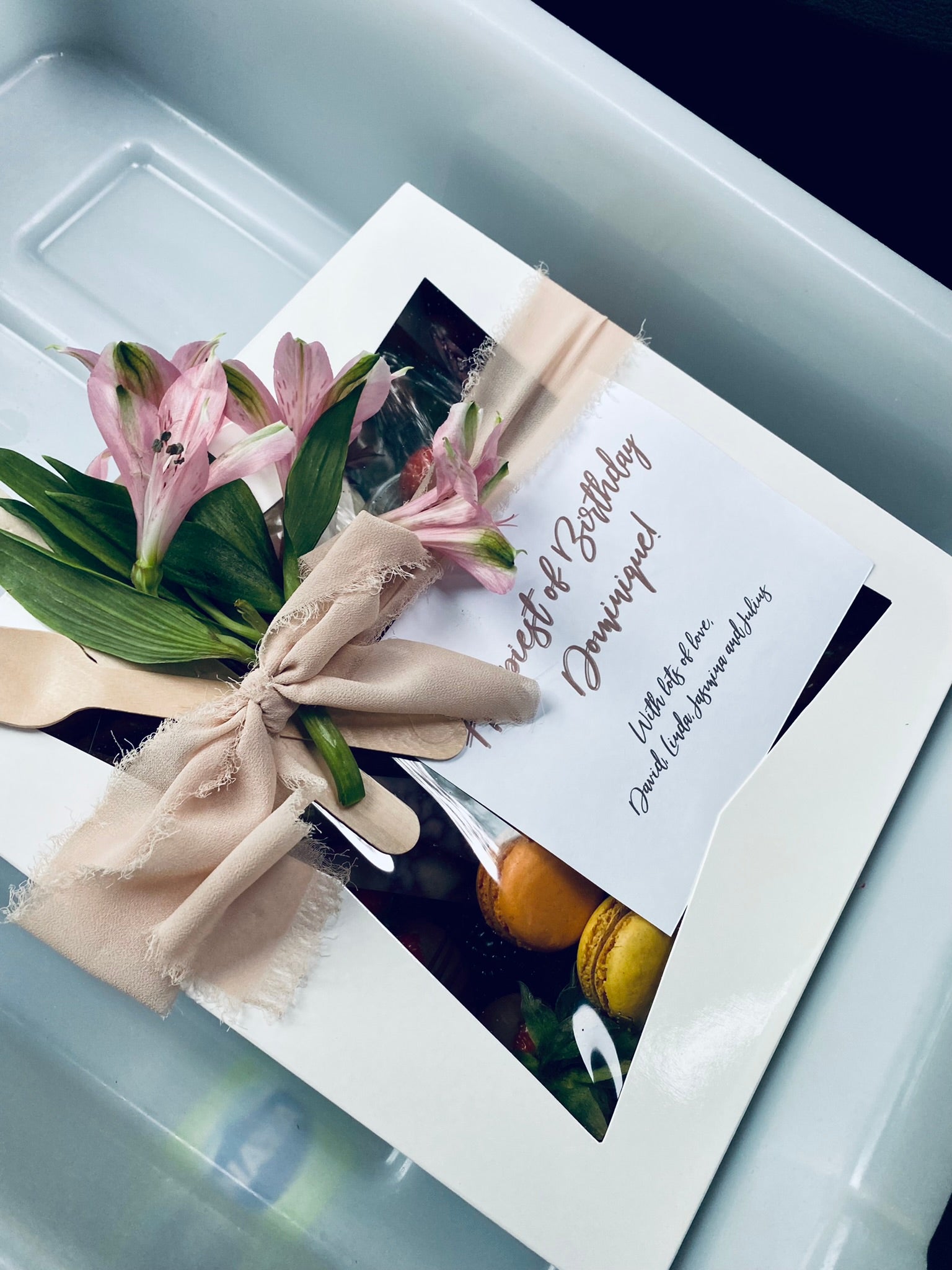 Gift box, chocolate-covered strawberries