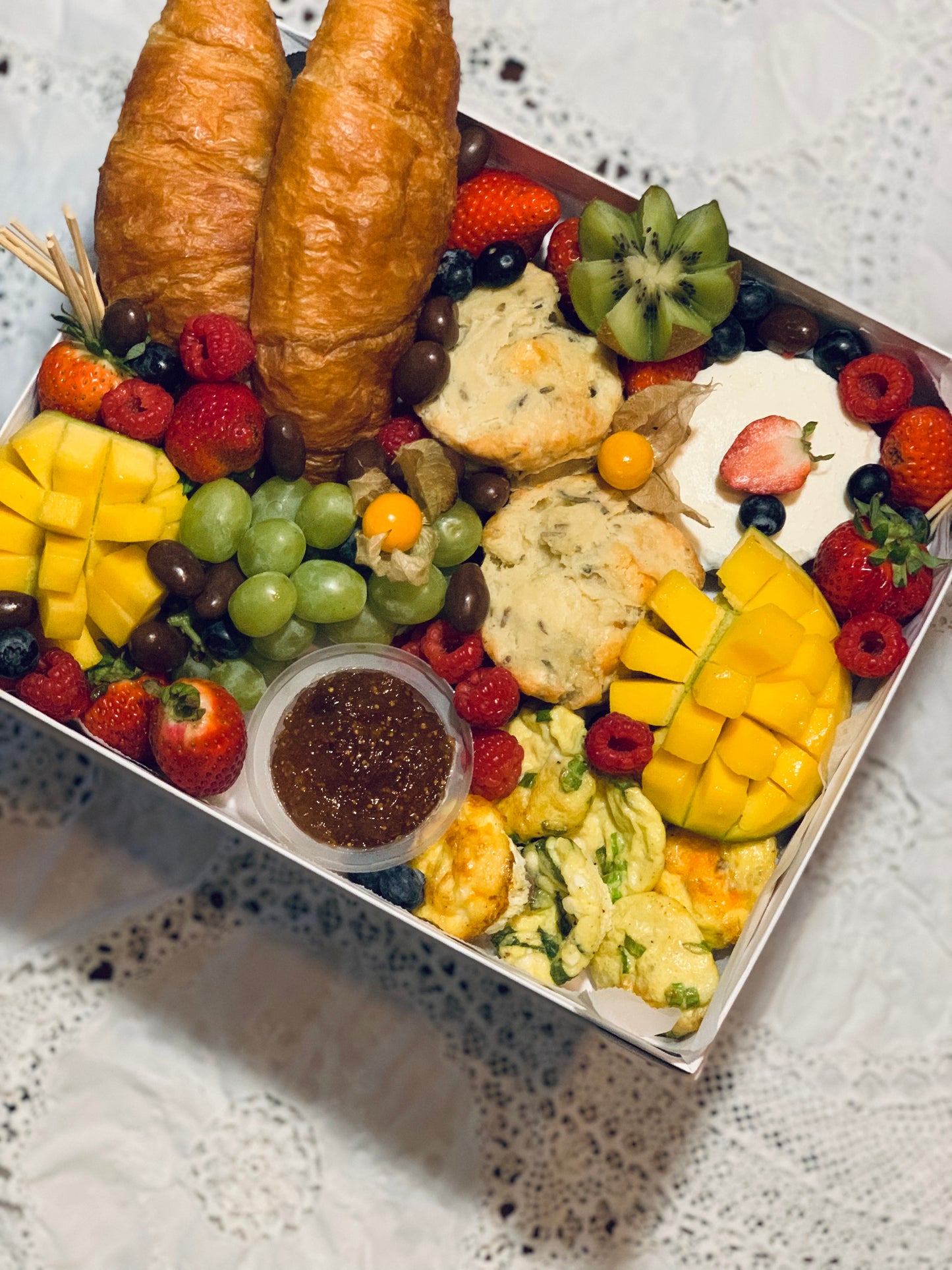 Brunch box for 4