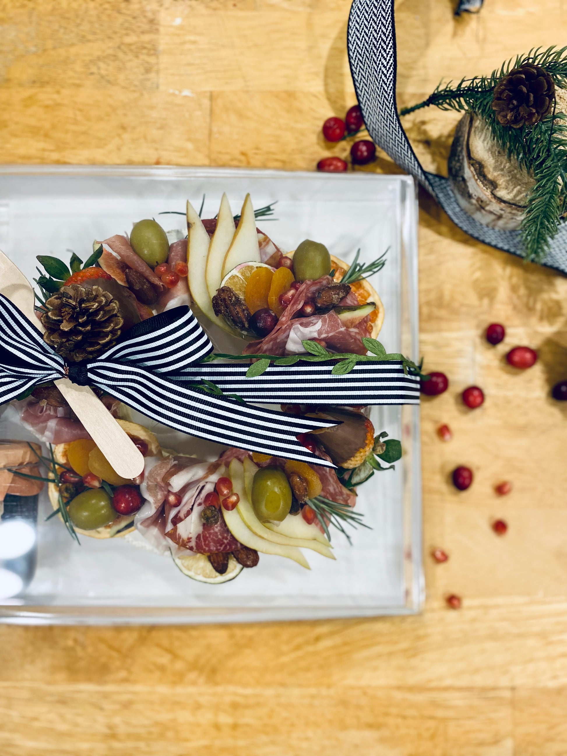 Holiday Brie Wreath boxed